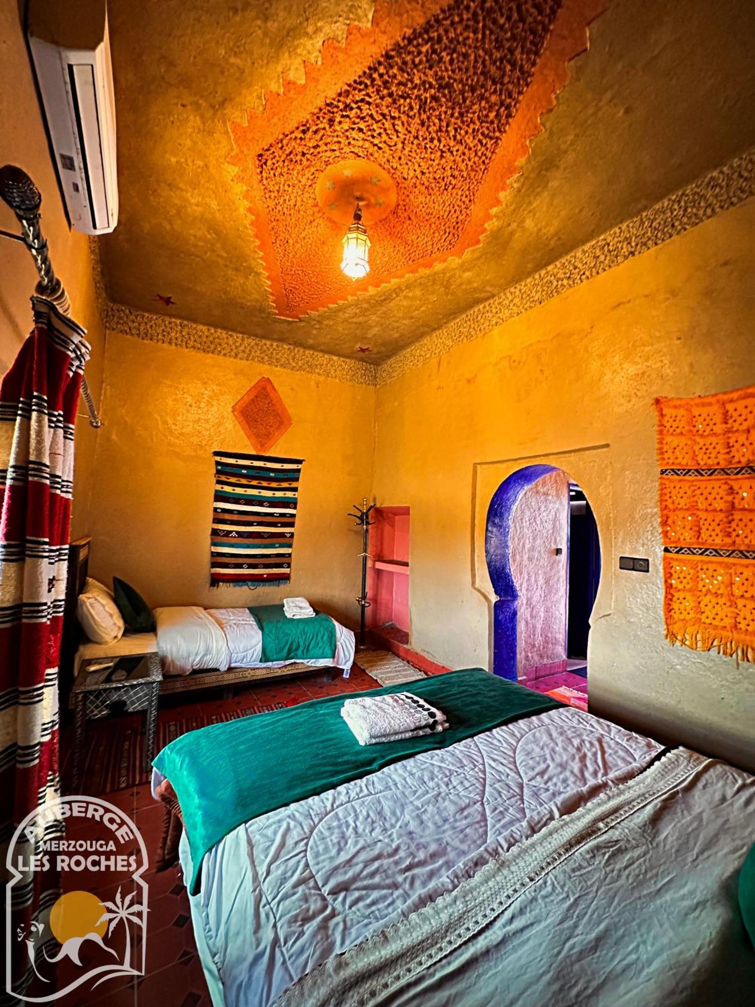 Riad Les Roches メルズーガ エクステリア 写真