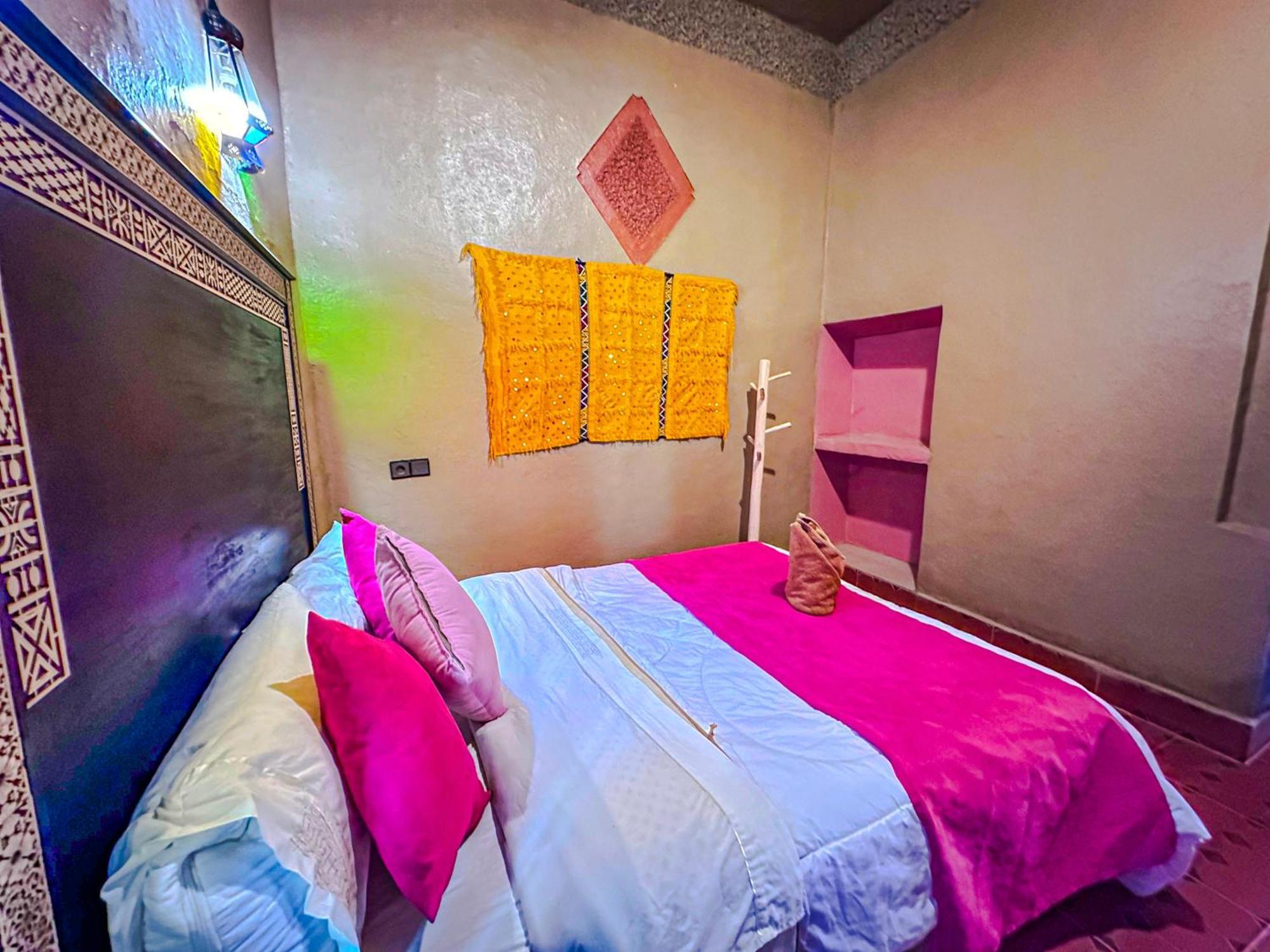 Riad Les Roches メルズーガ エクステリア 写真
